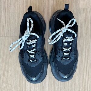 Balenciaga triple S Black Sneakers